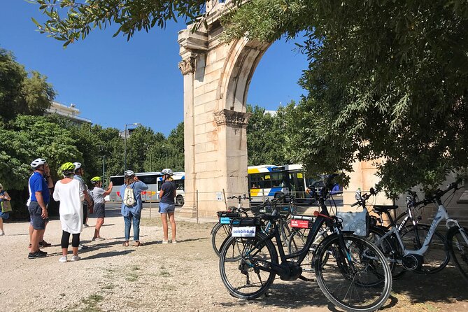 Electric Bike Discover of Old and New Athens With Street Food - Indulging in Delicious Street Food