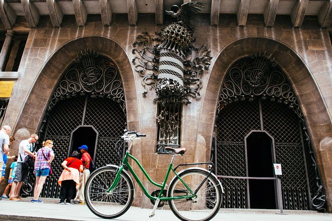 The Beauty of Barcelona by Bike: Private Tour - Soaking in the Vibrant Atmosphere of Plaça Reial